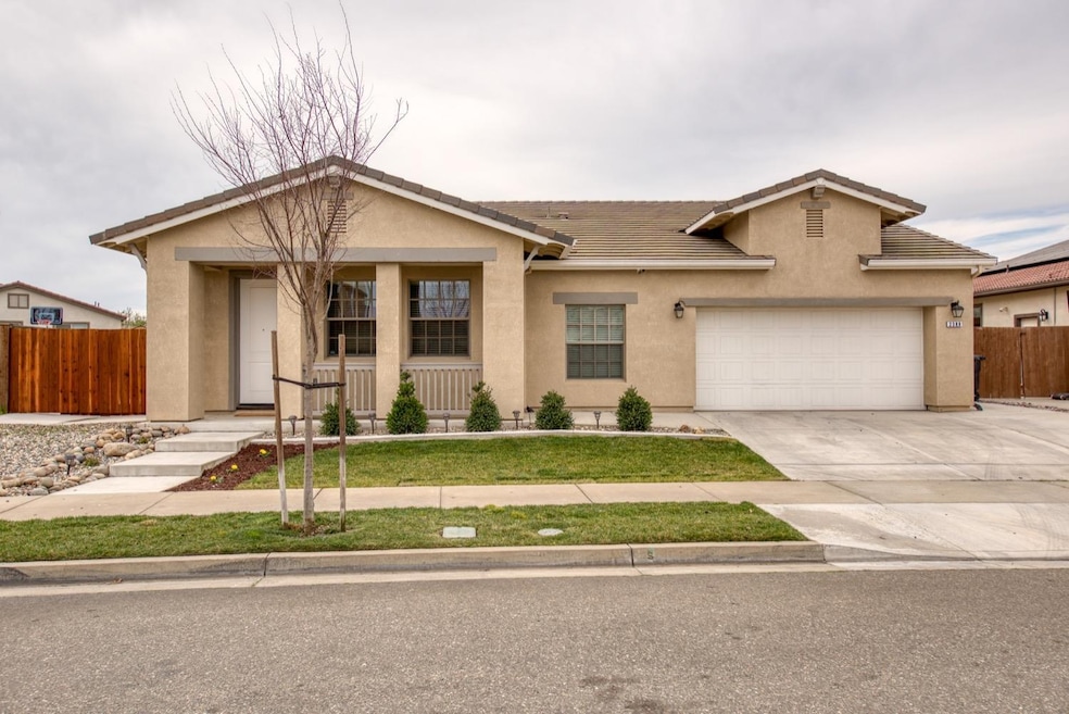 2389 Breton Dr, Oakdale, CA 95361 - photo 1