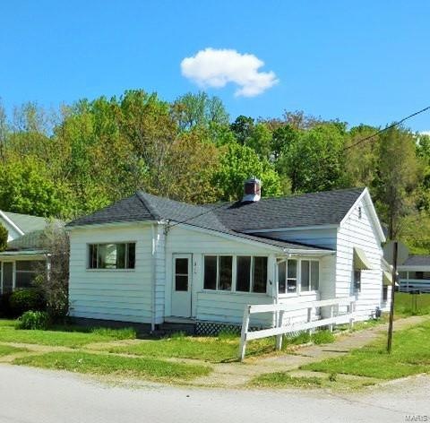 215 W Terrace Ave, Hannibal, MO 63401 - photo 1