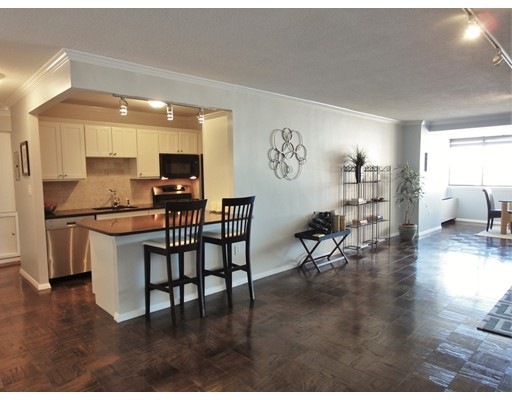 Hawthorne Place Condominium unit 9D, Boston, MA 02114 - photo 1