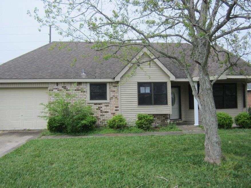 1301 Tiffany Dr, La Place, LA 70068 - photo 1