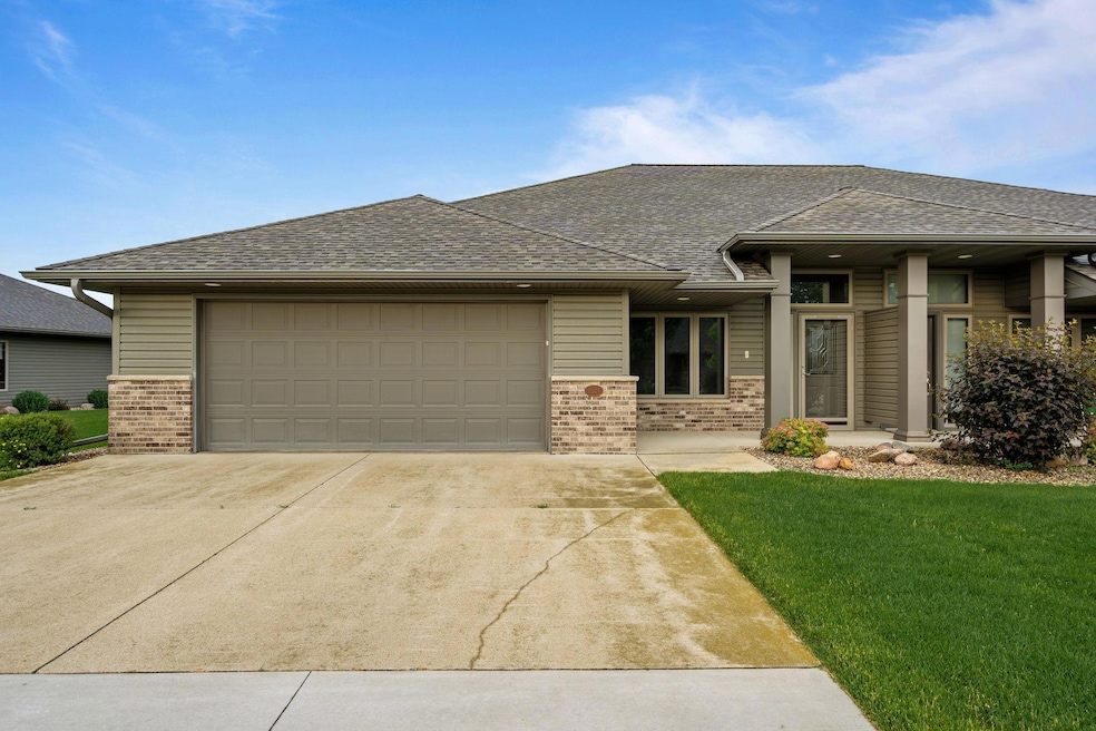 1501 28th St SW, Austin, MN 55912 - photo 1