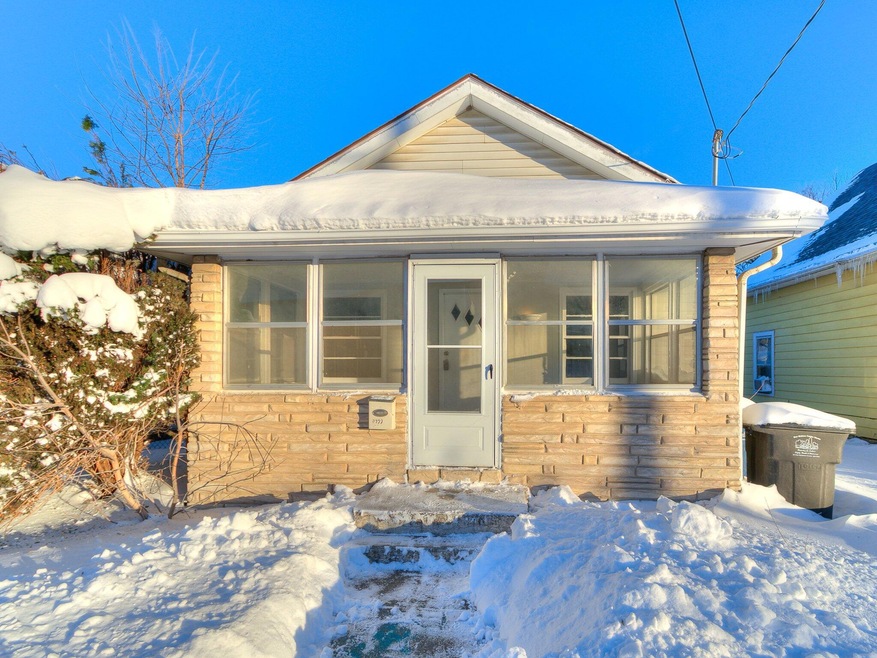 2722 Dean Ave