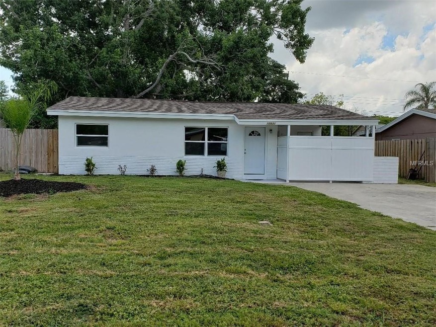Front exterior new roof in 2016 and freshly painte