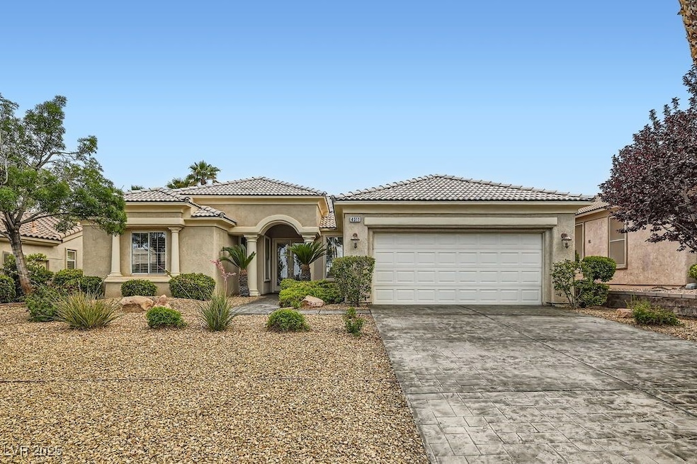 Welcome to this popular 6110 floor plan golf-cours