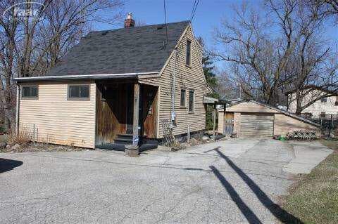 3422 Beveridge Rd, Flint, MI 48532 - photo 1
