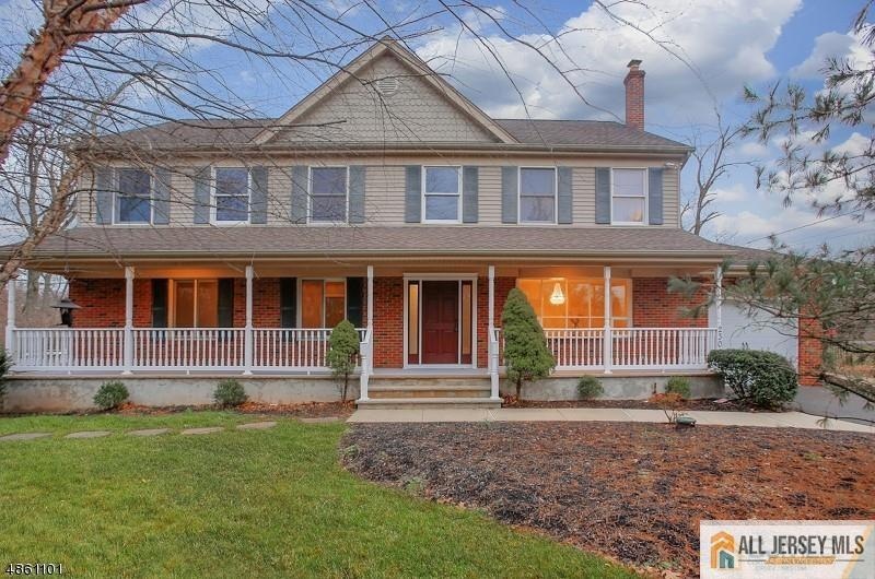 Under Contract $775,000