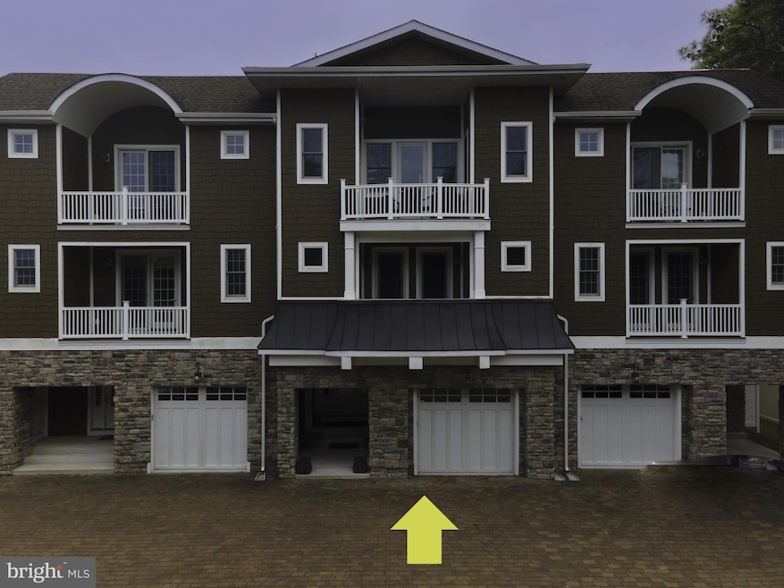 For Sale $2,599,000 • Co-Listing Agent