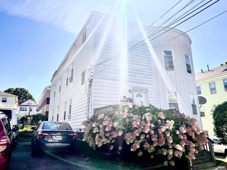 8 Bourne St, Worcester, MA 01606 - photo 1