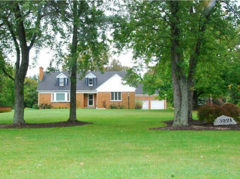 3221 Colonial Ave, Erie, PA 16506 - photo 1