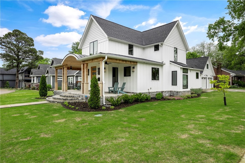 207 NW 5th St, Bentonville, AR 72712 - photo 1