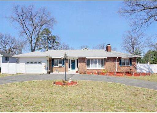 956 Wilbraham Rd, Springfield, MA 01109 - photo 1