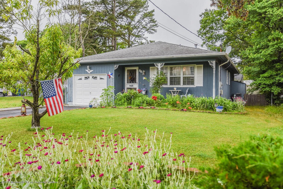 88 Pinewood Rd, Toms River, NJ 08753 - photo 1