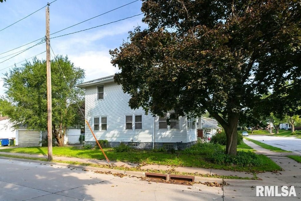 2026 Tremont Ave, Davenport, IA 52803 - photo 1