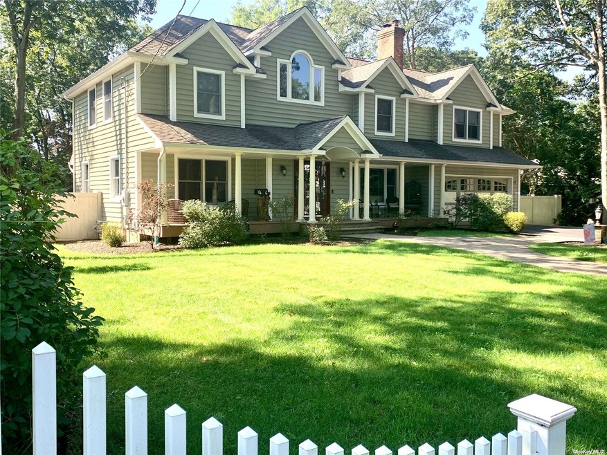 Great curb appeal / Front of House