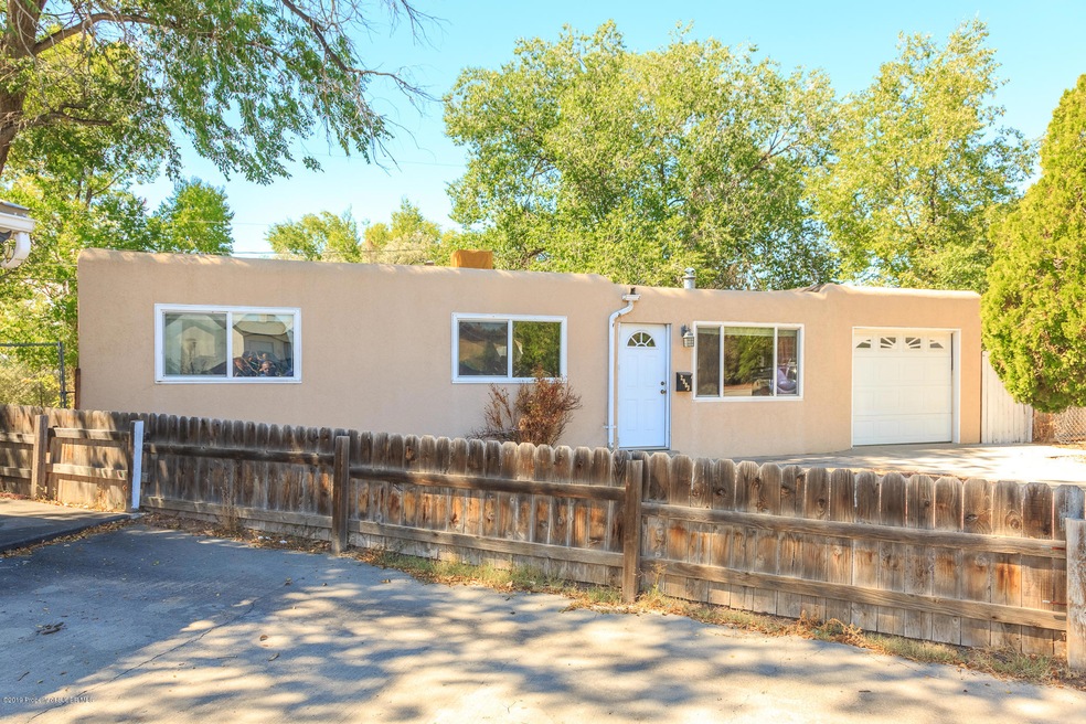 2903 Edgecliff Cir-1