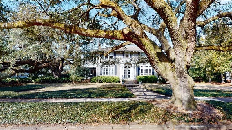Stately Ashland Place home