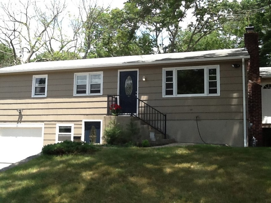 105 Pine River Dr, North Kingstown, RI 02852 - photo 1