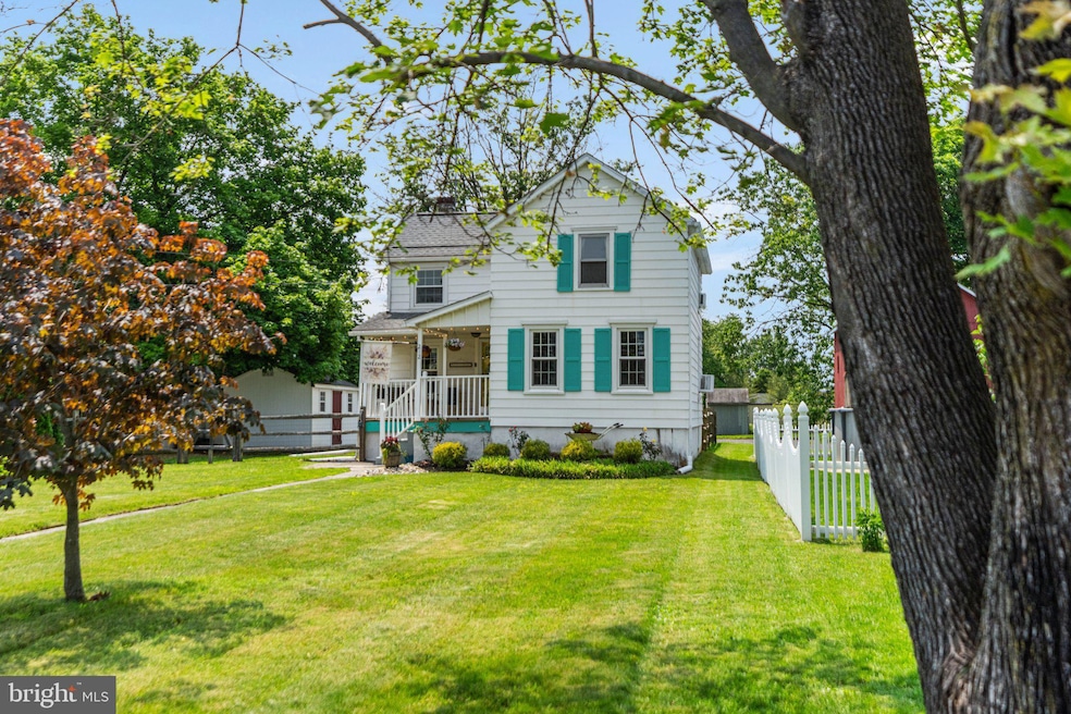 212 N Hellertown Ave, Quakertown, PA 18951 - photo 1