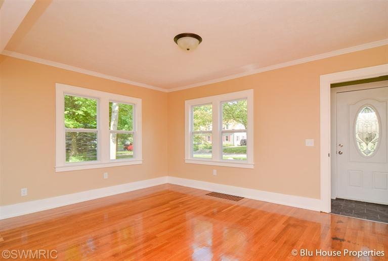 736 Dorroll St NE, Grand Rapids, MI 49505 - photo 1