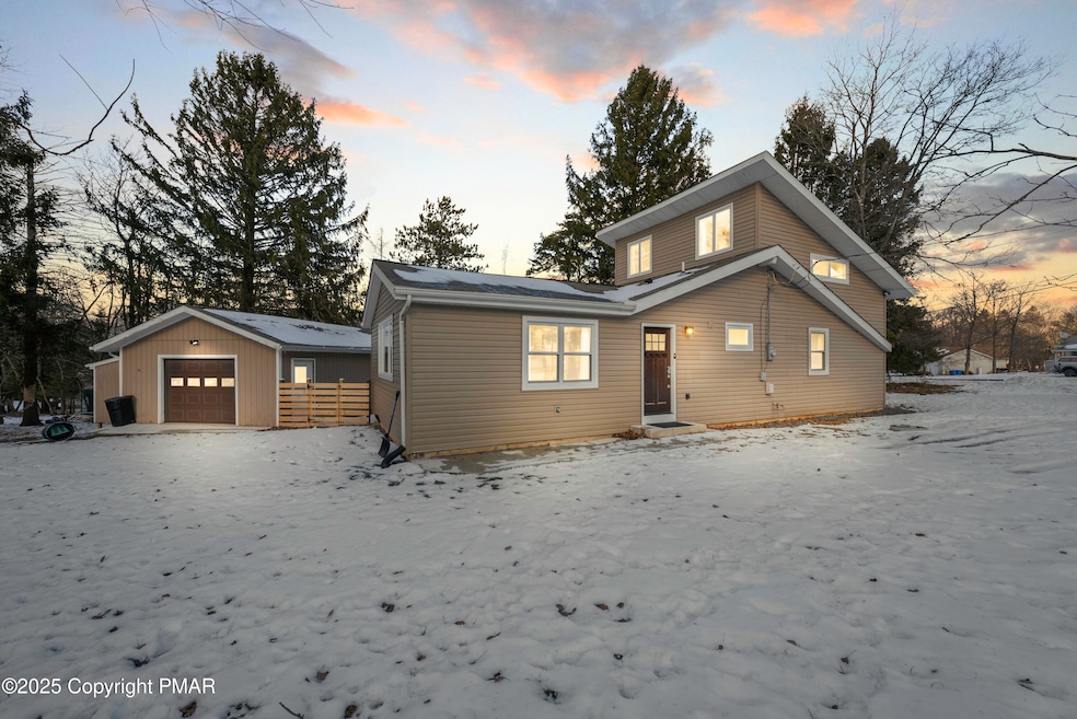 04-HomeView_Media-37_Highridge_Rd.-#4