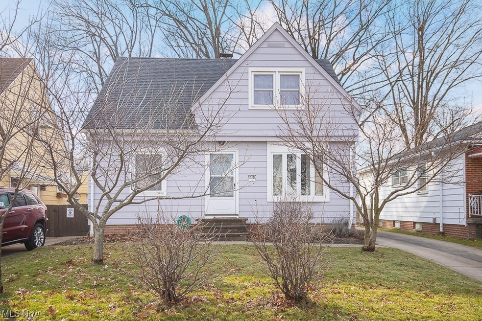 View of front of home featuring a front yard