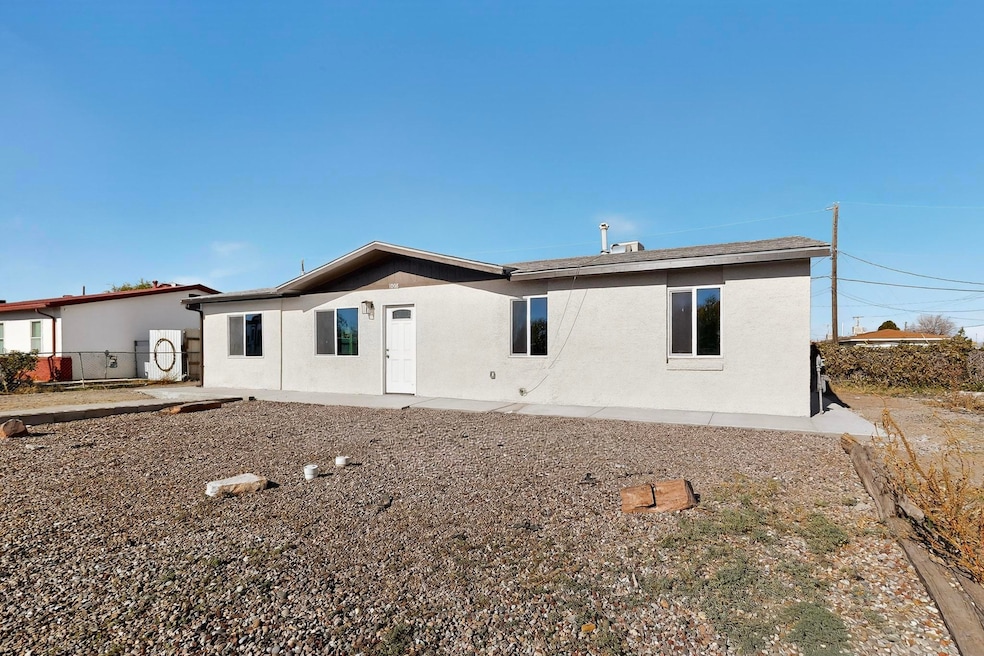 1008 W Ross Ave, Belen, NM 87002 - photo 1