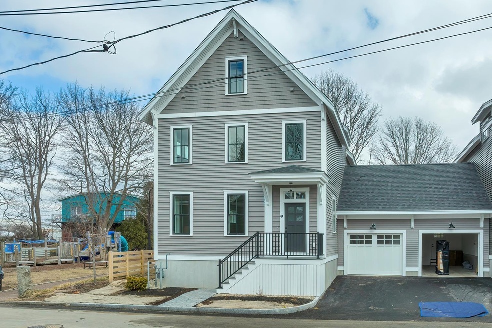95 Brewster St, Portsmouth, NH 03801 - photo 1
