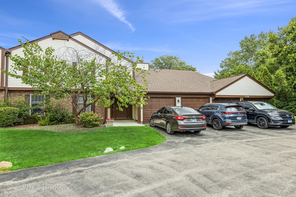 2136 Berkley Ct unit 201B, Naperville, IL 60565 - photo 1