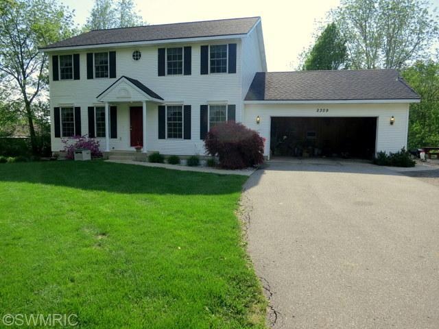 2309 Dean Lake Ave NE, Grand Rapids, MI 49505 - photo 1