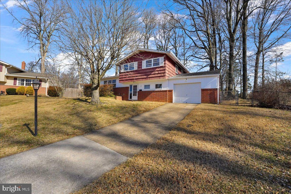 8 Woodbury Ct, Wilmington, DE 19805 - photo 1