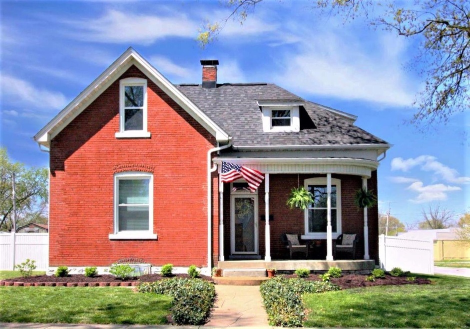 11 N Monroe St, Freeburg, IL 62243 - photo 1