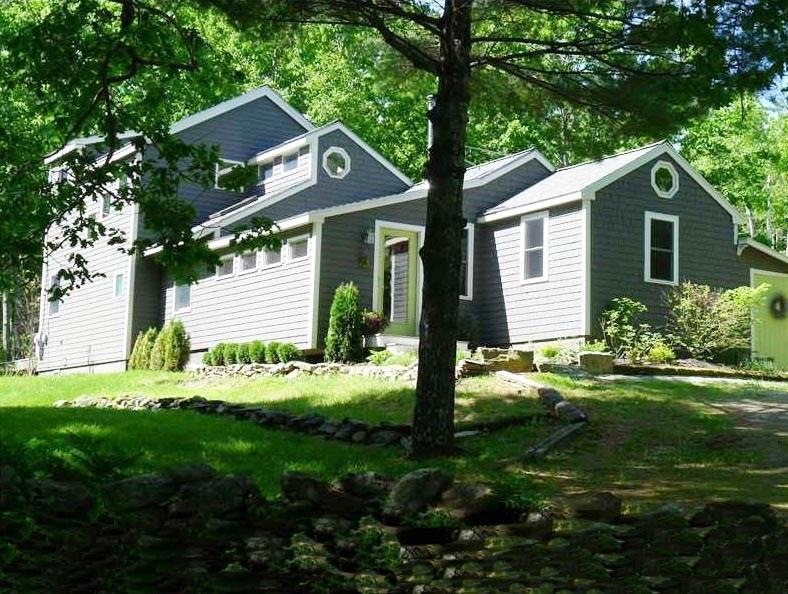 Cheerful 3 bedroom home on a sunny...