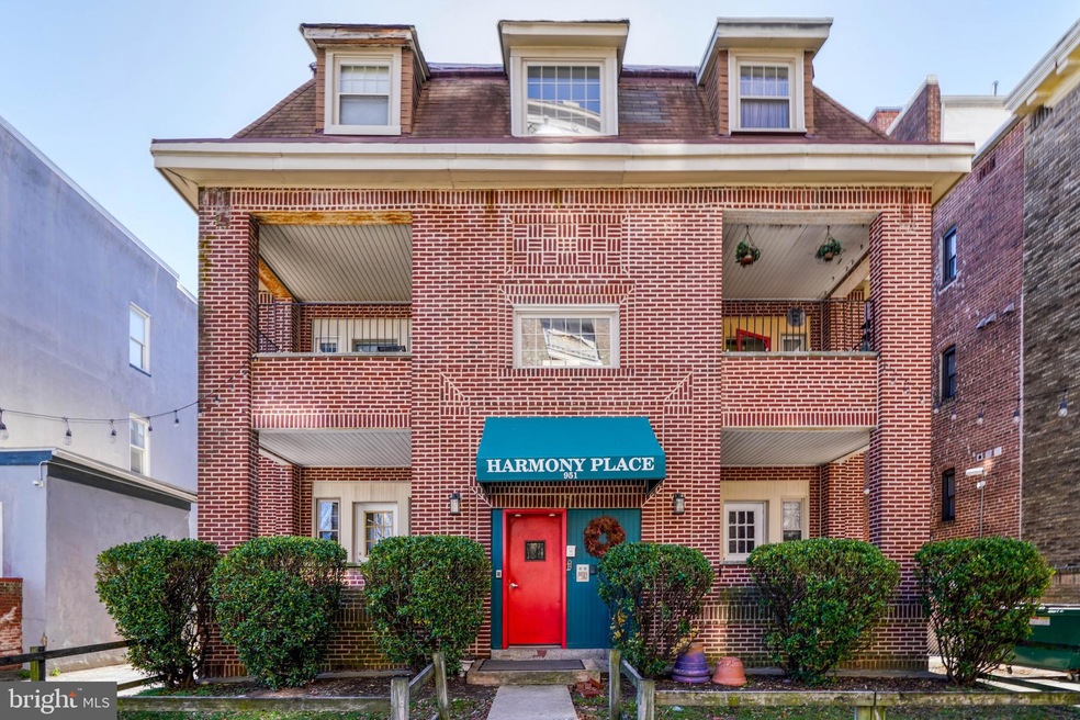 951 Brooks Ln unit 1A, Baltimore, MD 21217 - photo 1