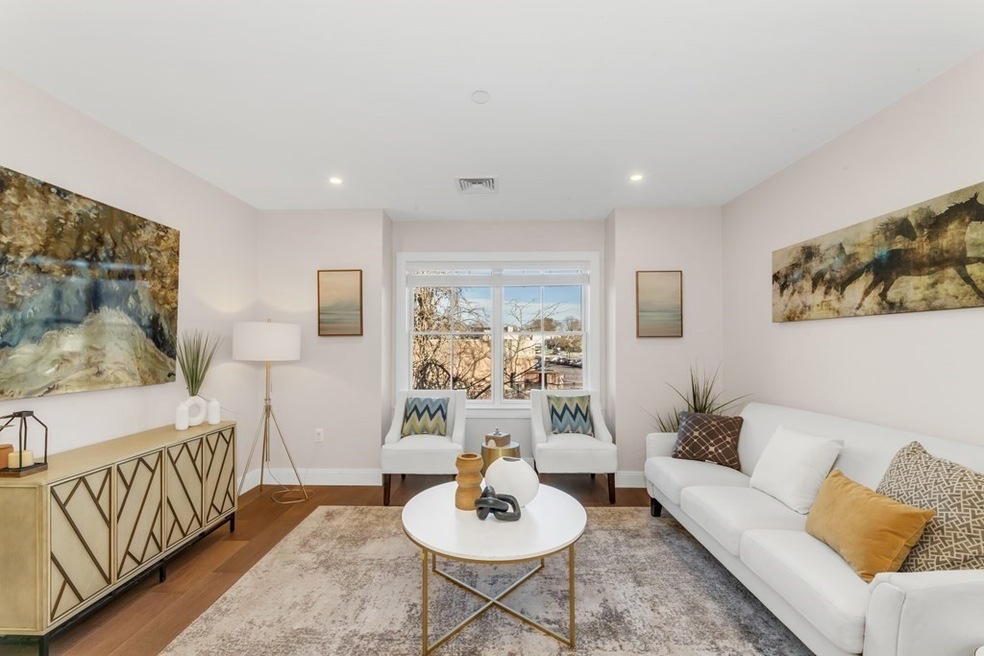 425 Lagrange St unit 305, West Roxbury, MA 02132 - photo 1