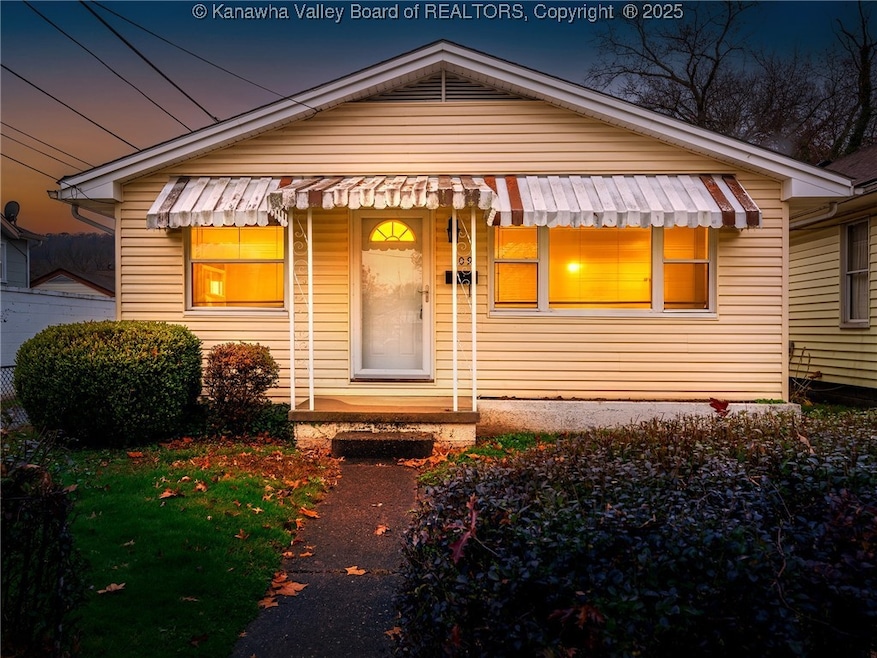 109 18th St, Dunbar, WV 25064 - photo 1