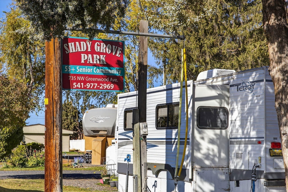 735 NW Greewood Ave, Redmond, OR 97756 - photo 1