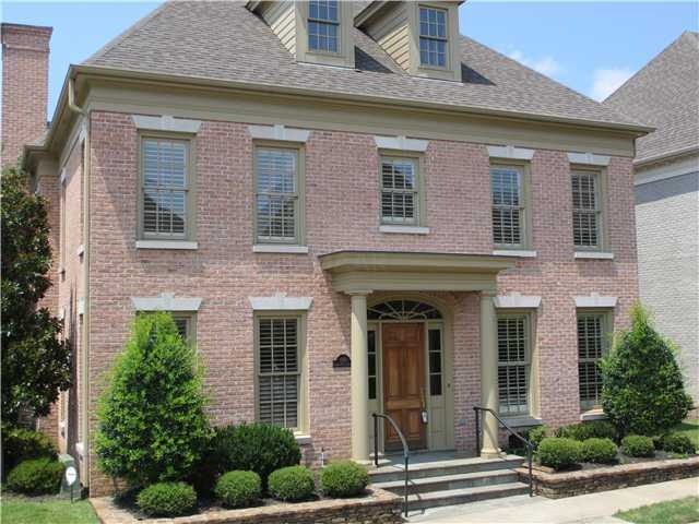 1941 Arden Walk  ~ Wonderful location ~ Gorgeous H