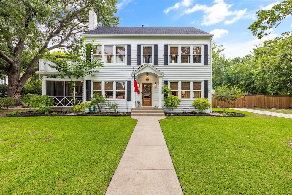 310 W Denton St, Ennis, TX 75119 - photo 1