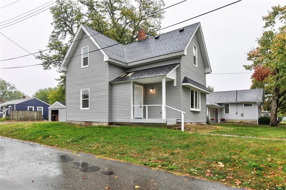 314 E 8th St S, Newton, IA 50208 - photo 1