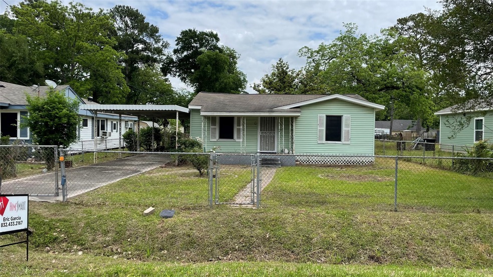 6818 Hoffman St, Houston, TX 77028 - photo 1