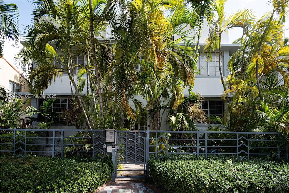 1611 Euclid Ave unit 14, Miami Beach, FL 33139 - photo 1