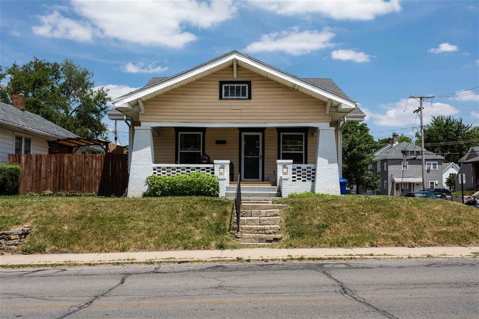 904 W Jackson St, Muncie, IN 47305 - photo 1