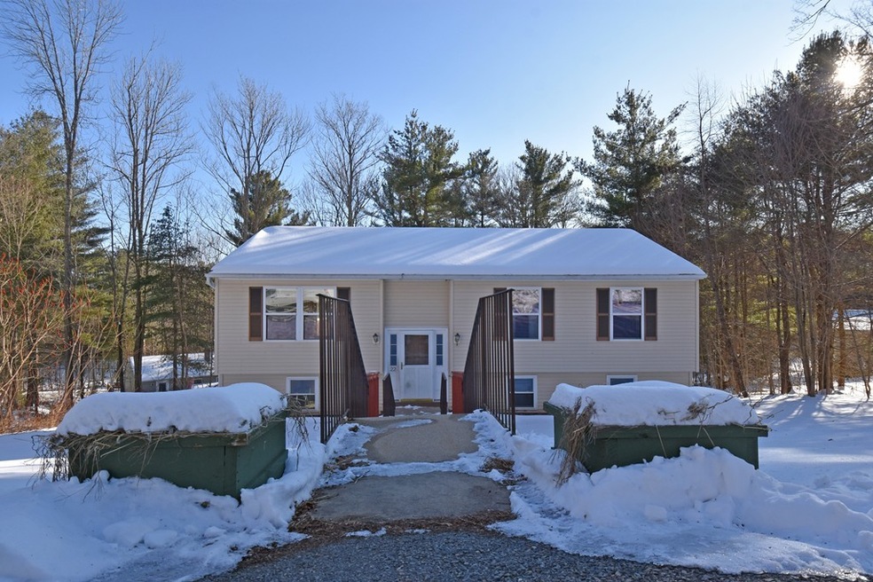 22 Sawyer St, Gardner, MA 01440 - photo 1