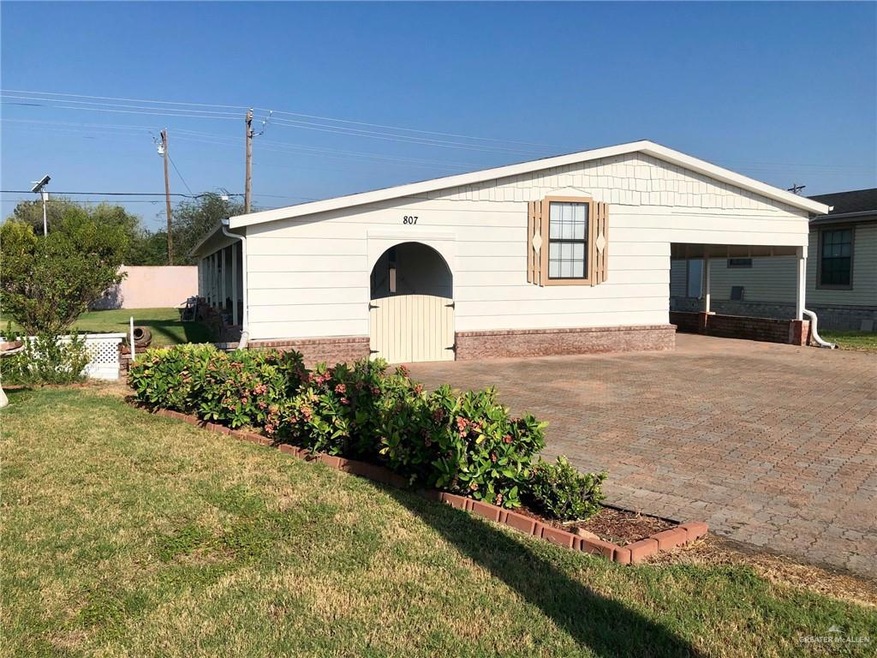 807 Santa Anna Dr, Alamo, TX 78516 - photo 1