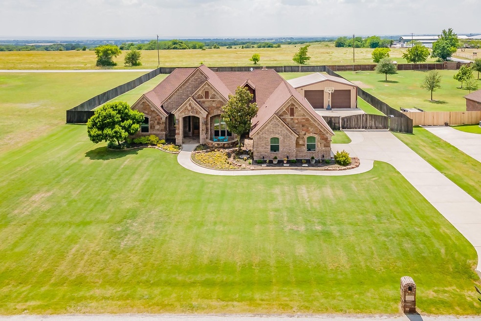 124 Vista Dr, Decatur, TX 76234 - photo 1