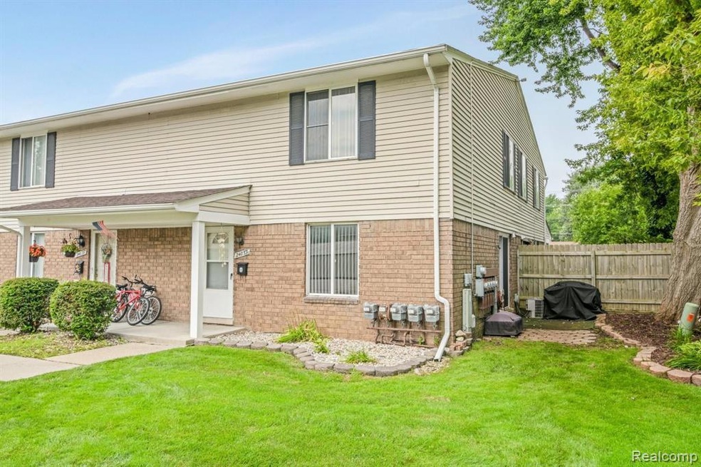 1-web-or-mls-24037 Quad Park Lane - Clinton Twp002