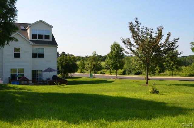 5150 Spring Ridge Dr E, Macungie, PA 18062 - photo 1