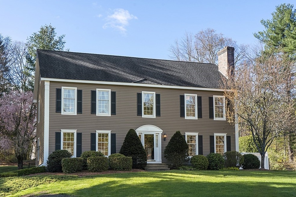 22 Overlock Dr, Northborough, MA 01532 - photo 1