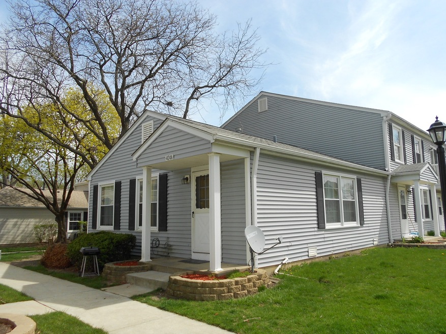 424 James Ct unit A, Glendale Heights, IL 60139 - photo 1