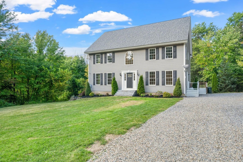 43 Clark Rd, Londonderry, NH 03053 - photo 1